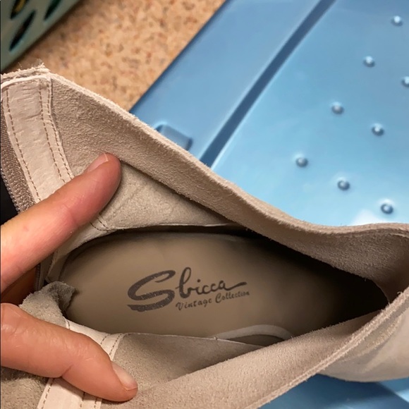 Size 9 Taupe Booties - Picture 6 of 10